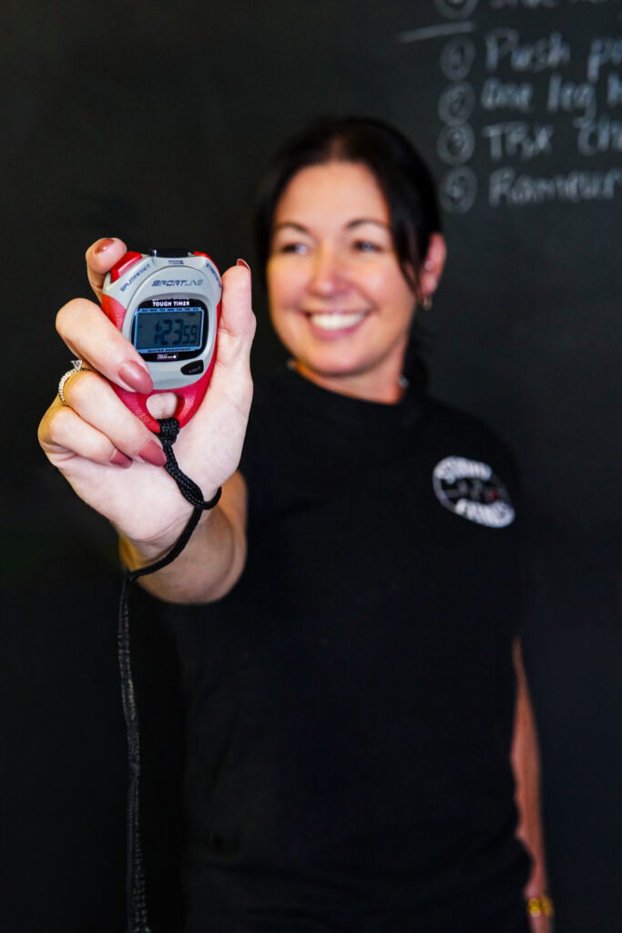 Coach Sophie souriant après une séance d'entraînement au Studio Fitness Beauharnois.